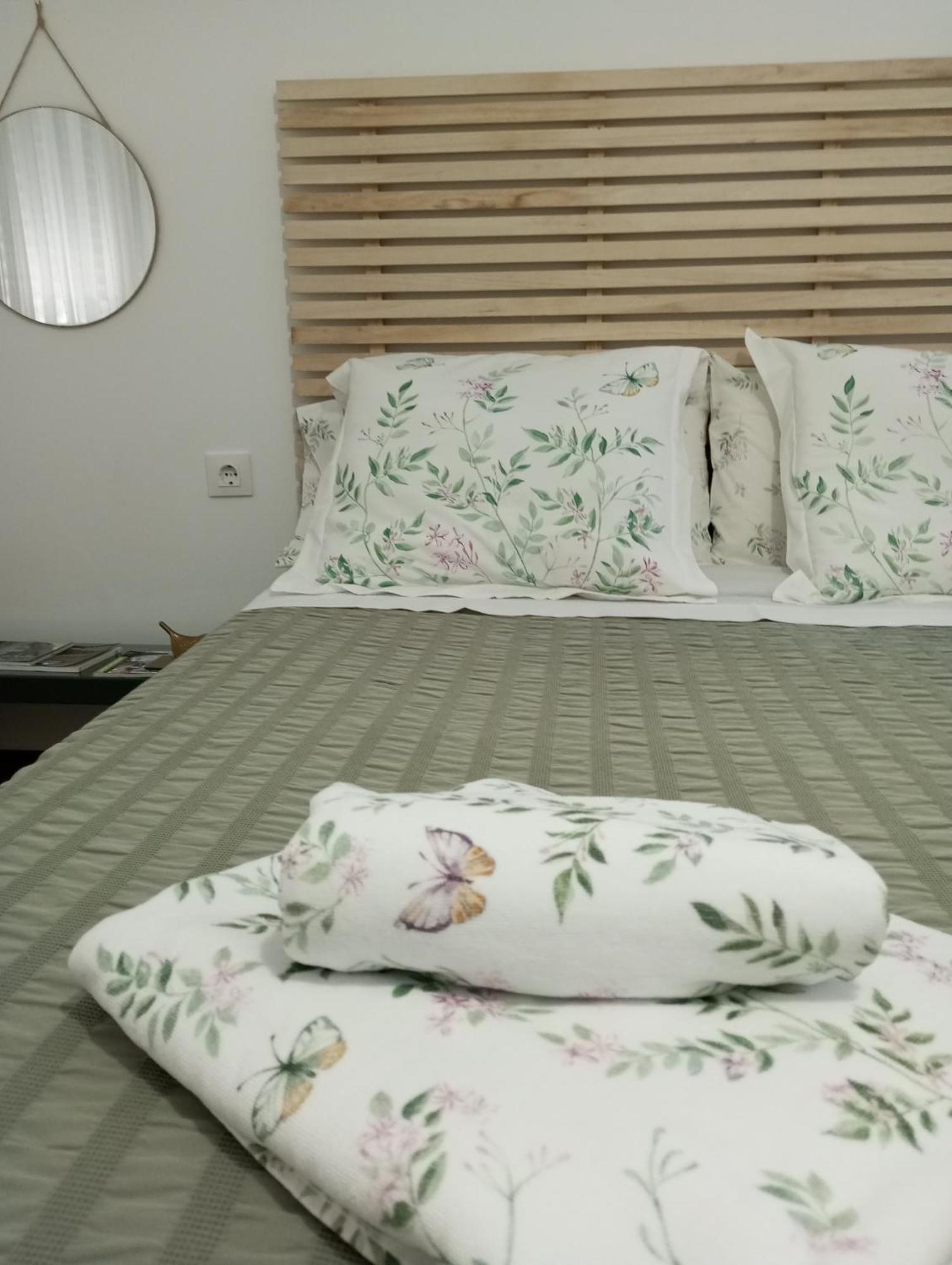 Apartamento Turistico Damajuana Parking Free Espartinas Eksteriør bilde